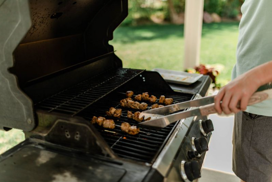 Fire Up the Flavor: 5 Grilling Tips for Your Best Backyard Barbecue Yet